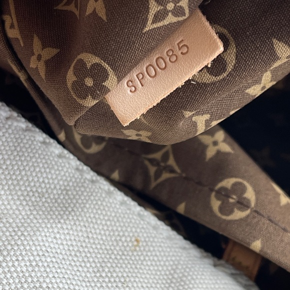 Louis Vuitton Globe Shopper Gm Cruise Collection Trunks and Bags Rare Tote Bag - Picture 16 of 16